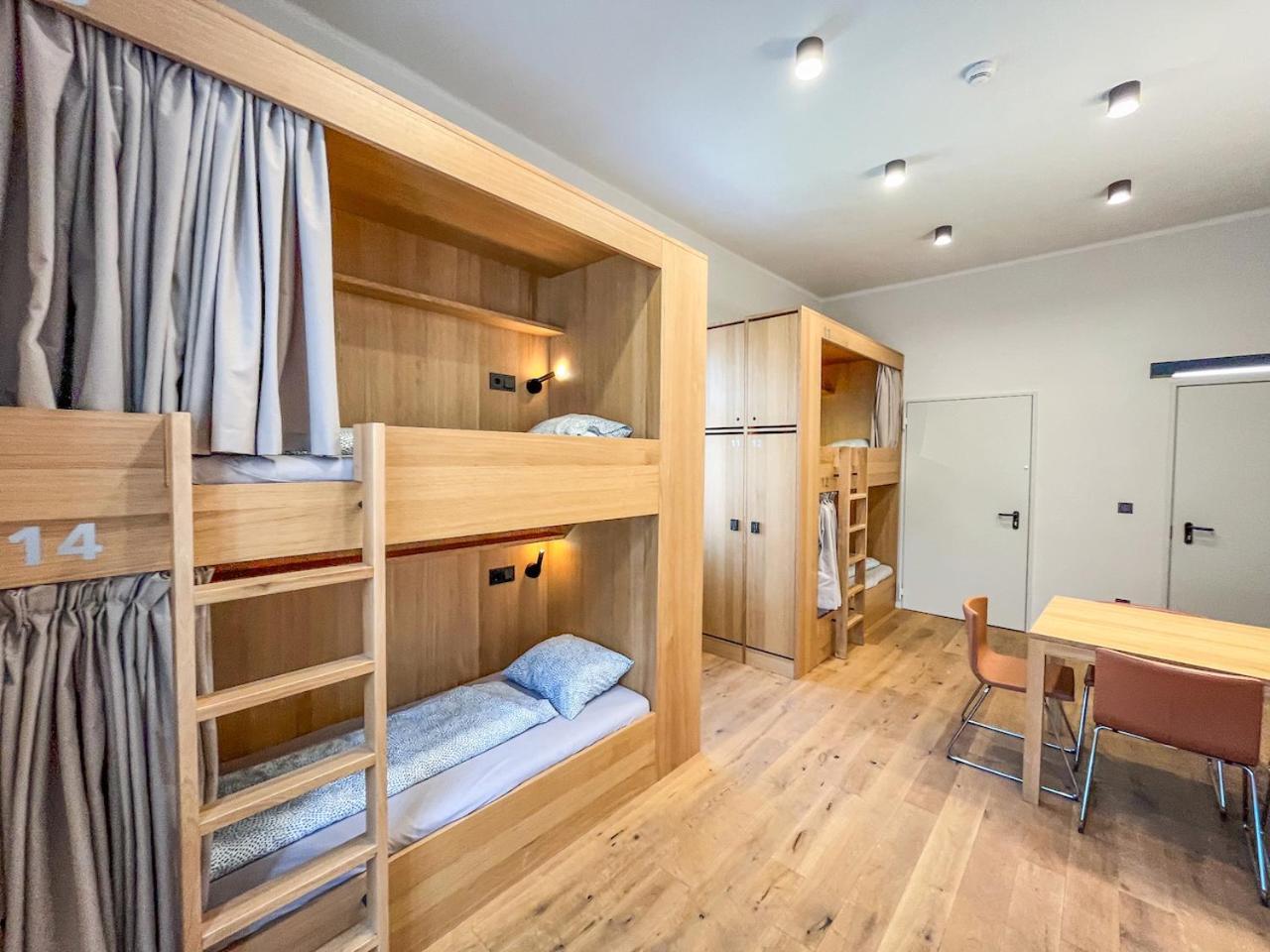 Ruttner Haz Hostel *